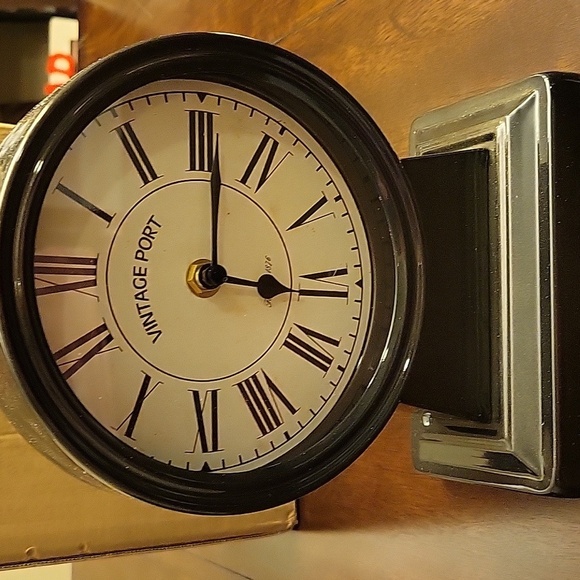 Vintage Style Black Table Clock New In Box - Picture 10 of 16